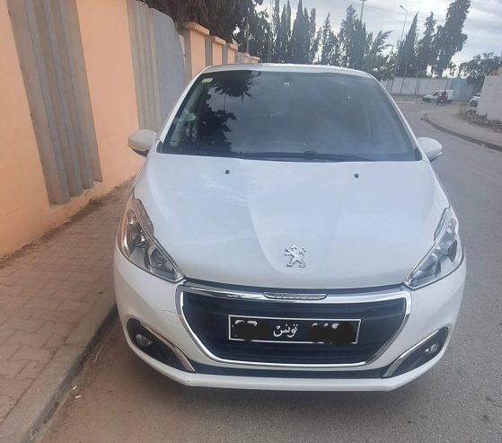 Peugeot-208-2017-Diesel-Blanche-Vue-avant-4CV-Jdaida-Prix-39 800-DT-☎-97423010